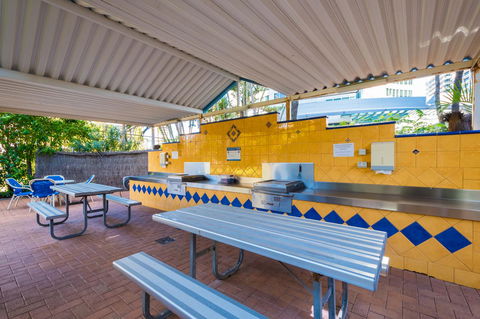 Aegean Resort Apartments - Palm Beach Accommodation 38