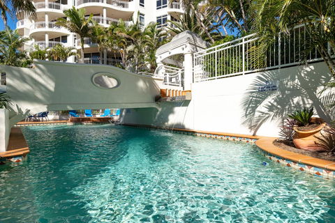 ULTIQA Burleigh Mediterranean Resort - Palm Beach Accommodation 12