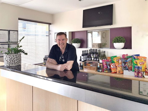 Airport Ascot Motel - Palm Beach Accommodation 27