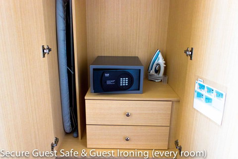 Airport Ascot Motel - Palm Beach Accommodation 35