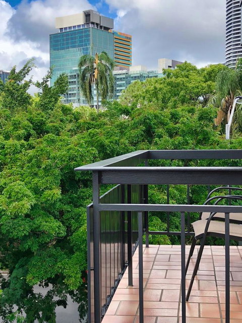 Soho Brisbane - Palm Beach Accommodation 30