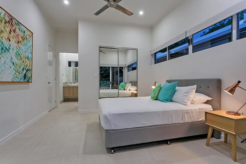 Oceans Edge Holiday Home - Palm Beach Accommodation 10