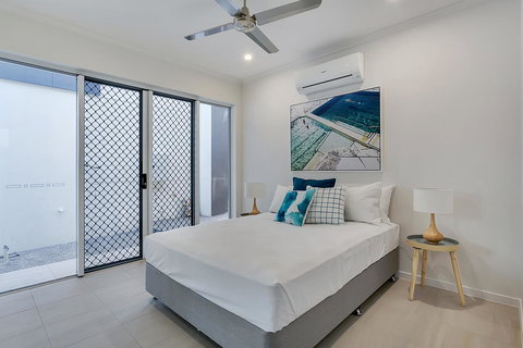 Oceans Edge Holiday Home - Palm Beach Accommodation 13