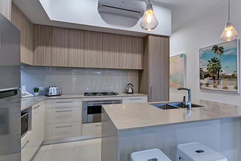 Oceans Edge Holiday Home - Palm Beach Accommodation 8