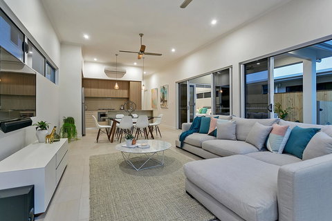 Oceans Edge Holiday Home - Palm Beach Accommodation 3