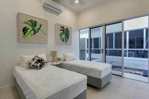 Oceans Edge Holiday Home - Palm Beach Accommodation 11