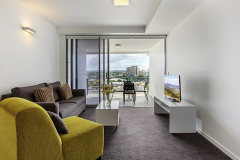 Code Apartments - Palm Beach Accommodation 42