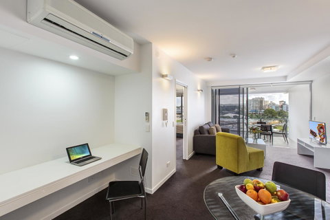 Code Apartments - Palm Beach Accommodation 41