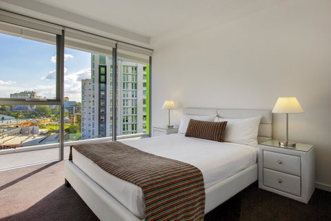 Code Apartments - Palm Beach Accommodation 24