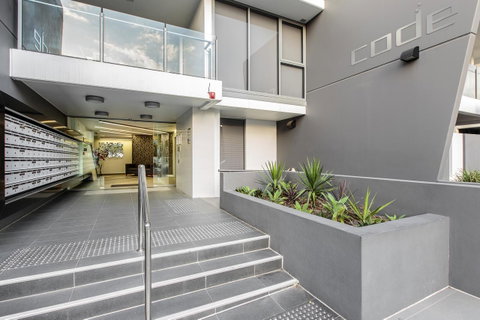 Code Apartments - Palm Beach Accommodation 21