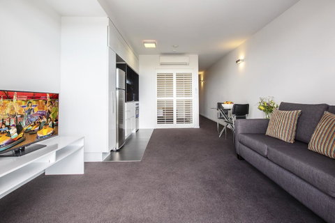 Code Apartments - Palm Beach Accommodation 43