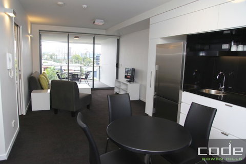 Code Apartments - Palm Beach Accommodation 35