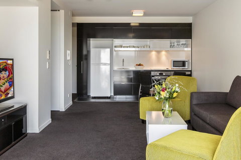 Code Apartments - Palm Beach Accommodation 36