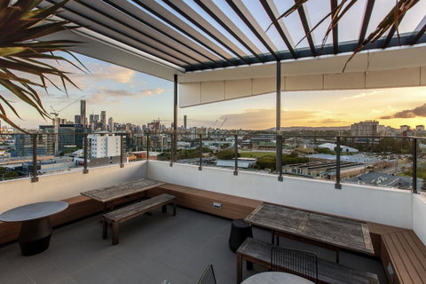 Code Apartments - Palm Beach Accommodation 16