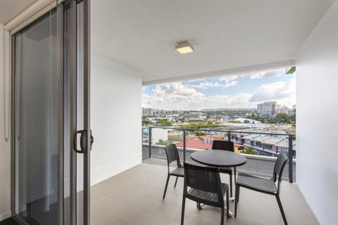 Code Apartments - Palm Beach Accommodation 39