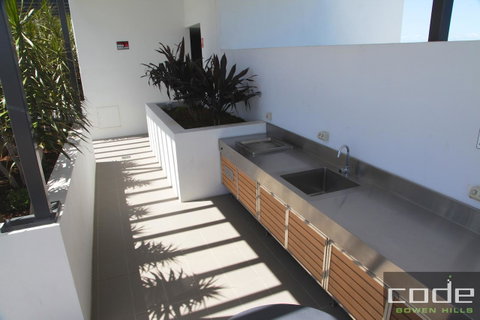 Code Apartments - Palm Beach Accommodation 28