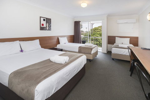 Sunshine Beach Resort - Palm Beach Accommodation 6