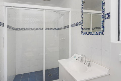 Sunshine Beach Resort - Palm Beach Accommodation 10