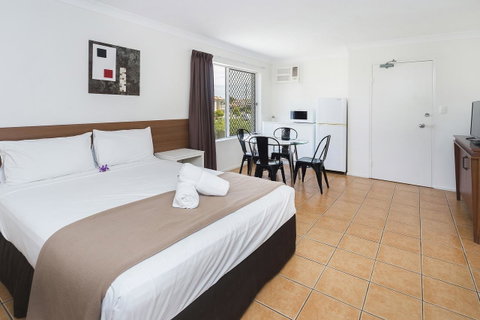 Sunshine Beach Resort - Palm Beach Accommodation 7