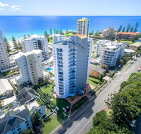 Rainbow Commodore Apartments - Palm Beach Accommodation