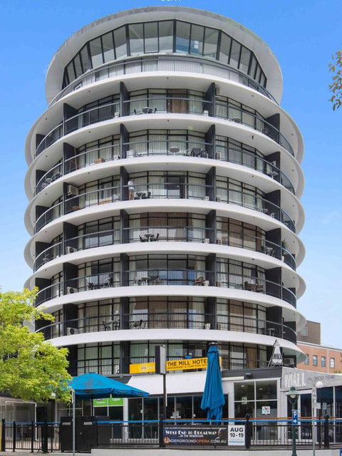 Madison Tower Mill Hotel - Palm Beach Accommodation 0