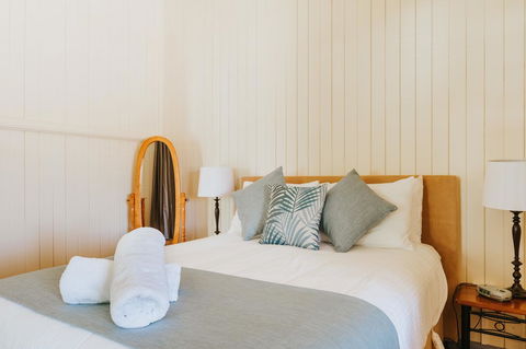 Apple Blossom Cottages - Palm Beach Accommodation 10