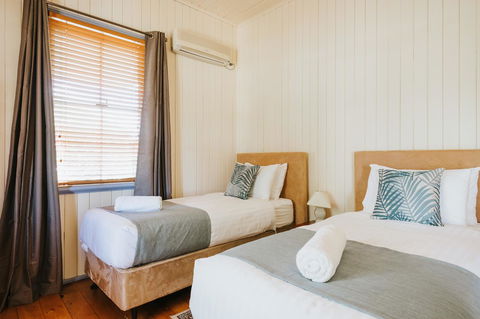 Apple Blossom Cottages - Palm Beach Accommodation 11