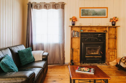 Apple Blossom Cottages - Palm Beach Accommodation 4