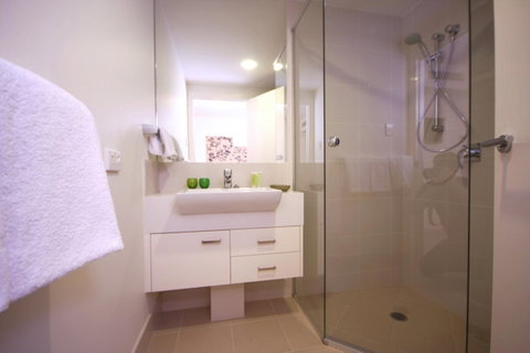 Domain Serviced Apartments - Palm Beach Accommodation 6