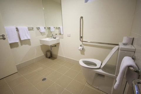 Domain Serviced Apartments - Palm Beach Accommodation 14