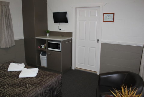 City Motor Inn - Palm Beach Accommodation 9