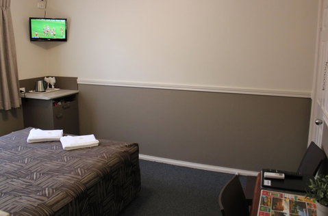 City Motor Inn - Palm Beach Accommodation 11