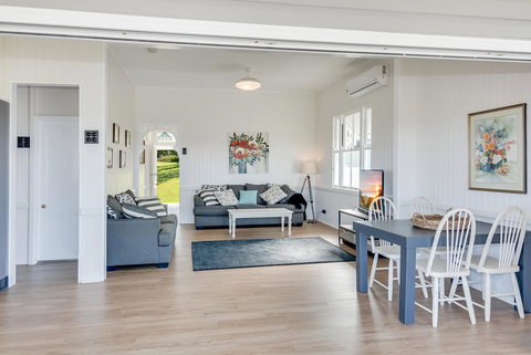 Cloud Hill - Palm Beach Accommodation 2