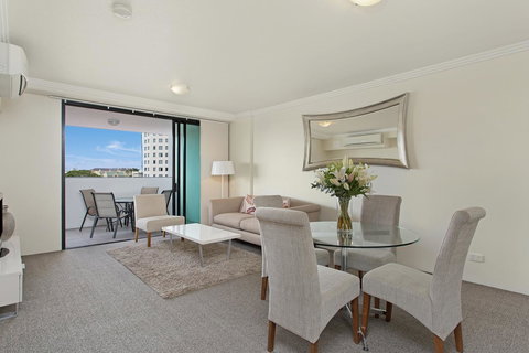 Republic Apartments Brisbane City - Palm Beach Accommodation 3