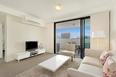 Republic Apartments Brisbane City - Palm Beach Accommodation 24