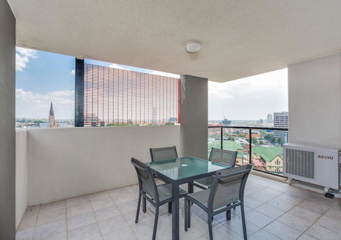 Republic Apartments Brisbane City - Palm Beach Accommodation 29
