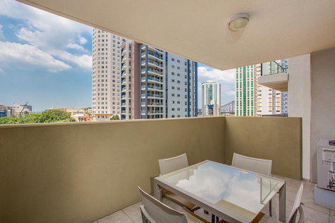 Republic Apartments Brisbane City - Palm Beach Accommodation 28