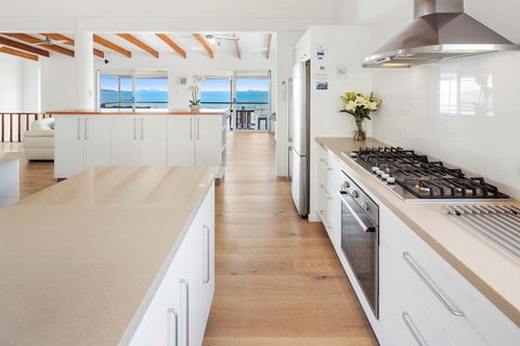 Nautilus On The Hill - Airlie Beach - Palm Beach Accommodation 28