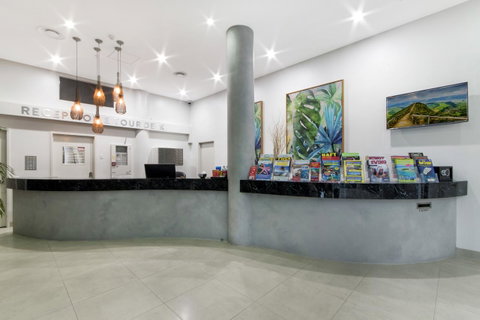 Sunshine Tower Hotel - Palm Beach Accommodation 24