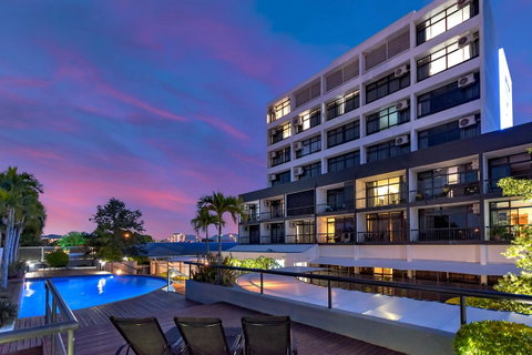 Sunshine Tower Hotel - Palm Beach Accommodation 3