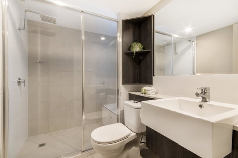Sunshine Tower Hotel - Palm Beach Accommodation 7