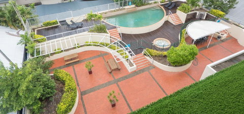 Sunshine Tower Hotel - Palm Beach Accommodation 22