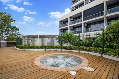 Sunshine Tower Hotel - Palm Beach Accommodation 13