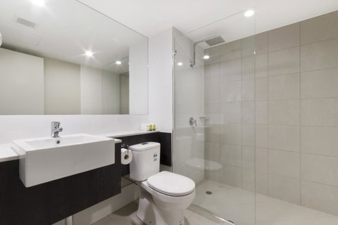 Sunshine Tower Hotel - Palm Beach Accommodation 16