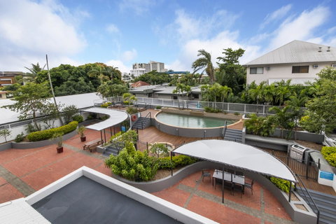Sunshine Tower Hotel - Palm Beach Accommodation 17