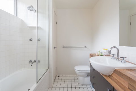Oxygen Apartments - Palm Beach Accommodation 24