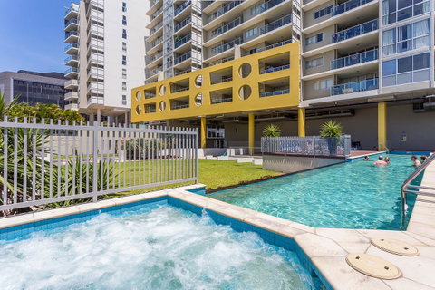 Oxygen Apartments - Palm Beach Accommodation 8