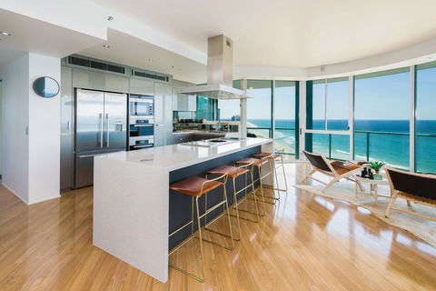 The Waterford On Main Beach - Palm Beach Accommodation 8