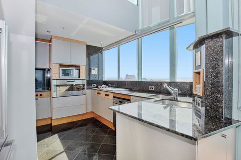 The Waterford On Main Beach - Palm Beach Accommodation 43