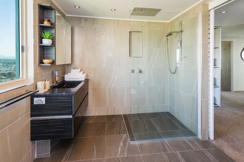 The Waterford On Main Beach - Palm Beach Accommodation 3